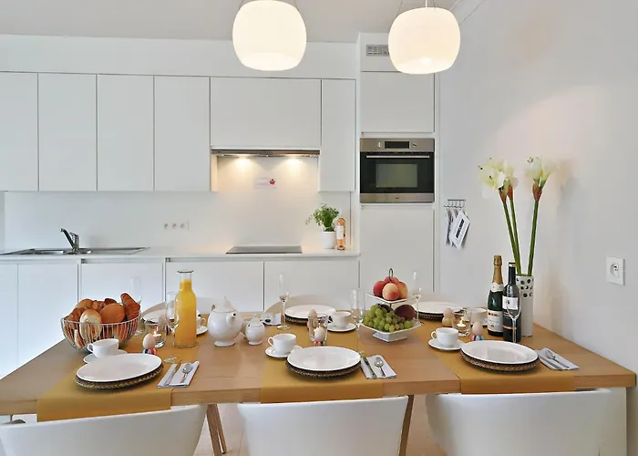 Near And Marina Lägenhet